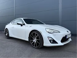 Vit Begagnad 2012 Toyota GT86 GT Sportkupé | 209 000 kr