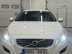 Vit Begagnad 2013 Volvo V60 Momentum Kombi | 72 000 kr (Bra pris)