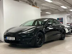 Svart Begagnad 2021 Tesla Model 3 Performance Sedan | 309 900 kr (Marknadspris)