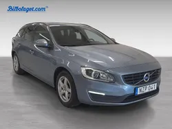 Blå Begagnad 2018 Volvo V60 Standard Kombi | 209 500 kr (Marknadspris)