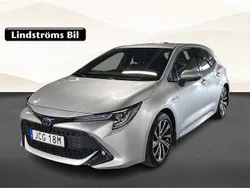 Silver Begagnad 2021 Toyota Corolla Hybrid Style Halvkombi | 249 900 kr (Marknadspris)