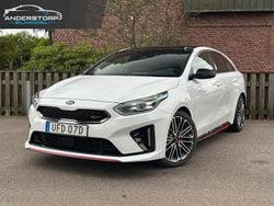 Vit Begagnad 2020 Kia ProCeed GT Halvkombi | 189 900 kr (Marknadspris)