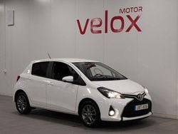 Vit Begagnad 2015 Toyota Yaris Active Halvkombi | 99 900 kr (Marknadspris)