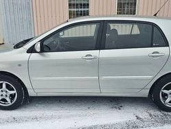 Silver Begagnad 2006 Toyota Corolla Halvkombi | 67 900 kr (Lite dyr)