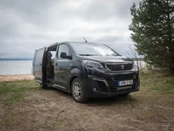 Svart Begagnad 2019 Peugeot Expert Van | 139 000 kr (Marknadspris)