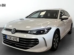 Vit Begagnad 2024 VW Passat Business Kombi | 359 900 kr (Marknadspris)
