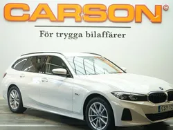 Vit Begagnad 2022 BMW 330e M Sport Kombi | 469 900 kr