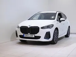 Vit Begagnad 2023 BMW 225 M Sport Kombi | 439 900 kr (Marknadspris)