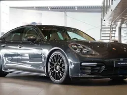 Grå Begagnad 2023 Porsche Panamera 4 Sedan | 995 000 kr