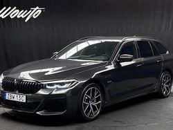 Grå Begagnad 2021 BMW 530e M Sport Kombi | 419 800 kr (Marknadspris)