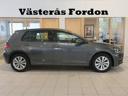 Mörkgrå (grå) Begagnad 2018 VW Golf VII Halvkombi | 182 900 kr (Marknadspris)