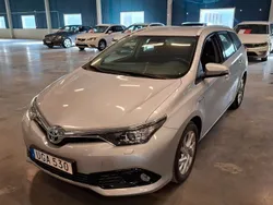 Silver Begagnad 2016 Toyota Auris Touring Sports Active Kombi | 169 900 kr (Marknadspris)
