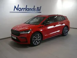 Röd (velvet red metallic) Begagnad 2022 Skoda Enyaq iV SportLine SUV | 419 900 kr (Marknadspris)