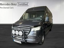 Grå Begagnad 2023 Mercedes Sprinter Van | 675 500 kr