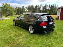 Svart Begagnad 2010 BMW 320 Comfort Edition Kombi | 95 000 kr (Marknadspris)