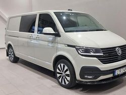 Ljusgrå (ascot gray) Begagnad 2023 VW T6.1 Van | 699 000 kr