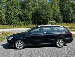 Svart Begagnad 2006 Toyota Avensis Kombi | 49 900 kr (Dyr)