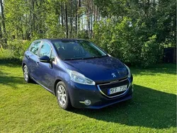 Blå Begagnad 2012 Peugeot 208 Halvkombi | 43 000 kr (Marknadspris)