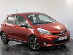 Röd Begagnad 2013 Toyota Yaris Multidrive S Halvkombi | 89 900 kr (Marknadspris)