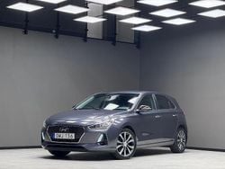 Grå Begagnad 2017 Hyundai i30 Premium Halvkombi | 139 900 kr (Marknadspris)