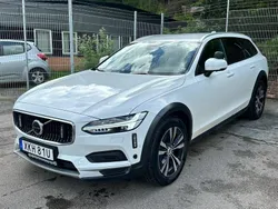 Vit Begagnad 2022 Volvo V90 CC Momentum Kombi | 269 900 kr (Superpris)