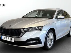 Ljusgrå Begagnad 2023 Skoda Octavia Ambition Kombi | 344 900 kr (Lite dyr)