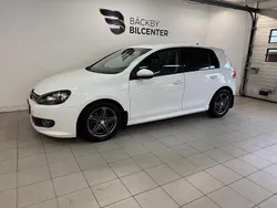 Vit Begagnad 2012 VW Golf VII Halvkombi | 79 900 kr (Marknadspris)
