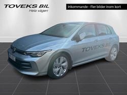 Silver (oyster silver metallic) Begagnad 2025 VW Golf VIII Life Halvkombi | 289 500 kr (Bra pris)