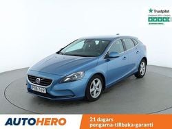 Blå Begagnad 2015 Volvo V40 Momentum Kombi | 124 000 kr (Marknadspris)