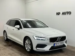 Vit Begagnad 2019 Volvo V60 Momentum Kombi | 244 000 kr (Marknadspris)