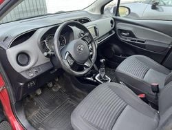 Röd Begagnad 2016 Toyota Yaris Active Halvkombi | 55 000 kr (Lite dyr)