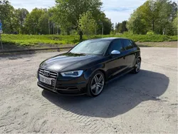 Svart Begagnad 2016 Audi S3 Halvkombi | 239 000 kr (Marknadspris)