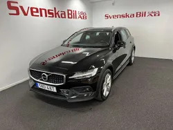 Svart Begagnad 2019 Volvo V60 CC Momentum Kombi | 269 000 kr (Lite dyr)