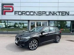 Svart Begagnad 2020 BMW X1 Sport Line SUV | 299 000 kr (Marknadspris)