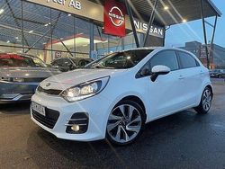 Vit Begagnad 2016 Kia Rio Halvkombi | 114 500 kr