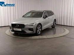 Grå Begagnad 2024 Volvo V60 Plus Kombi | 389 900 kr (Marknadspris)