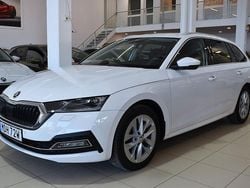 Vit Begagnad 2022 Skoda Octavia Style Kombi | 309 000 kr (Dyr)