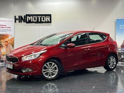 Röd Begagnad 2013 Kia Ceed Halvkombi | 118 900 kr (Lite dyr)