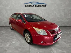 Mörkröd Begagnad 2010 Toyota Avensis Business Edition Kombi | 49 900 kr (Marknadspris)