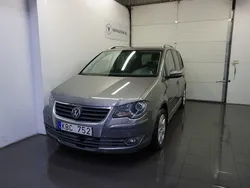 Mörkgrå Begagnad 2009 VW Touran Minibuss | 57 900 kr (Marknadspris)