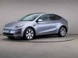 Grå Begagnad 2023 Tesla Model Y Long Range SUV | 479 000 kr