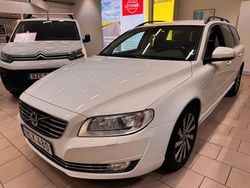 Vit Begagnad 2014 Volvo V70 Momentum Kombi | 114 900 kr (Marknadspris)