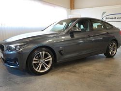 Grå (gråmetallic) Begagnad 2017 BMW 320 Gran Turismo Sport Line Halvkombi | 189 000 kr (Marknadspris)
