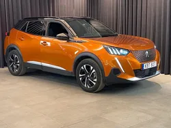 Orange Begagnad 2022 Peugeot e-2008 GT SUV | 227 800 kr (Marknadspris)