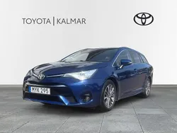 Mörkblå (blå) Begagnad 2016 Toyota Avensis Active Kombi | 143 000 kr (Marknadspris)