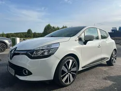 Vit Begagnad 2015 Renault Clio IV Halvkombi | 69 995 kr (Bra pris)