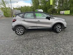 Flerfärgad Begagnad 2018 Renault Captur SUV | 109 000 kr (Marknadspris)