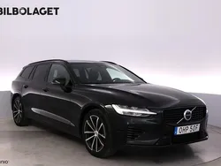 Svart Begagnad 2022 Volvo V60 Plus Kombi | 419 800 kr (Marknadspris)