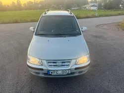 Ljusgrå (grå) Begagnad 2005 Hyundai Matrix Minibuss | 16 500 kr (Marknadspris)