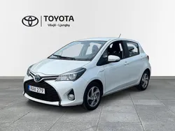 Vit Begagnad 2014 Toyota Yaris Hybrid Active Halvkombi | 122 900 kr (Dyr)